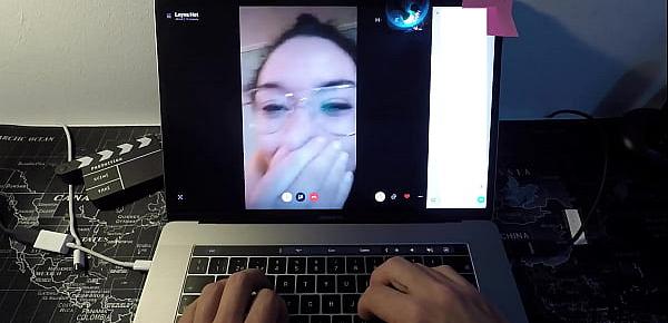  Actriz porno milf española se folla a un fan por webcam (VOL III). Esta madurita sabe sacar bien la leche a distancia.